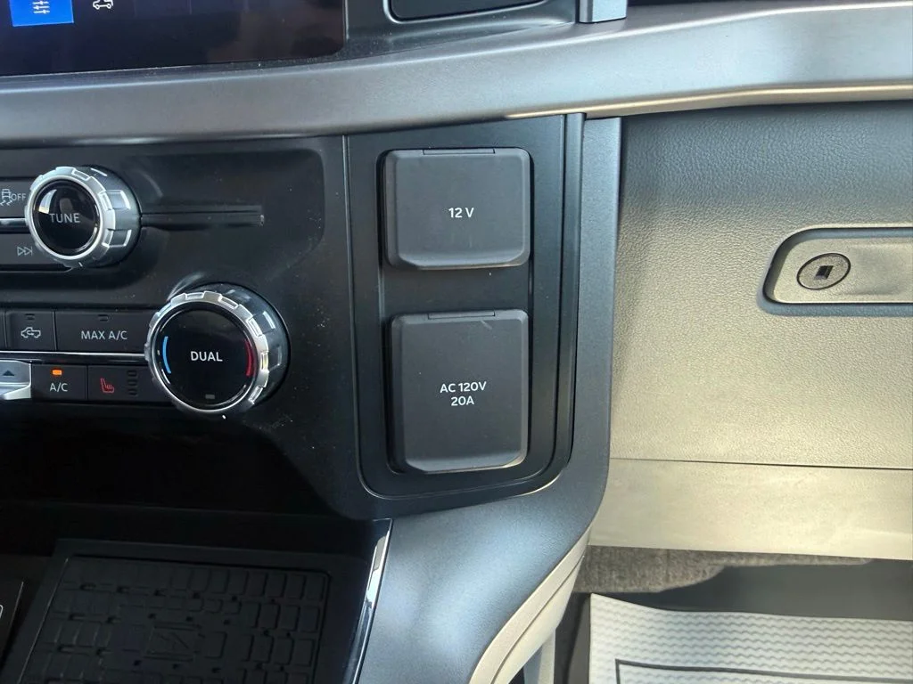 2025 Ford F-150 XLT - Photo 24