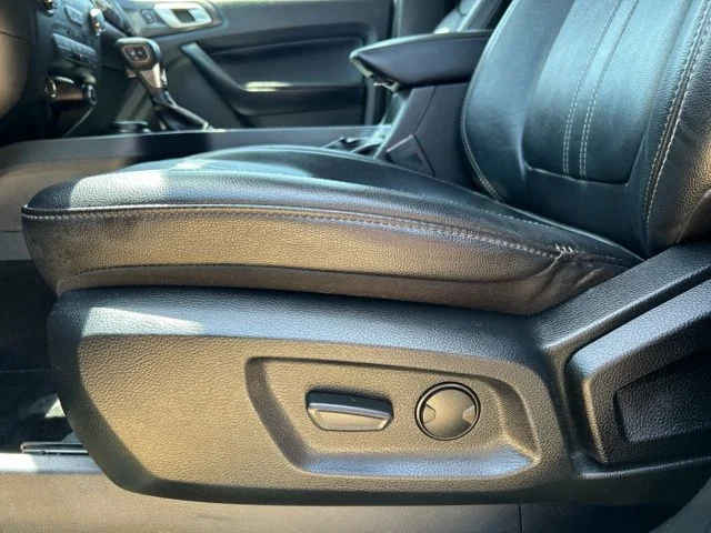 Used 2019 Magnetic Ford Lariat image 29