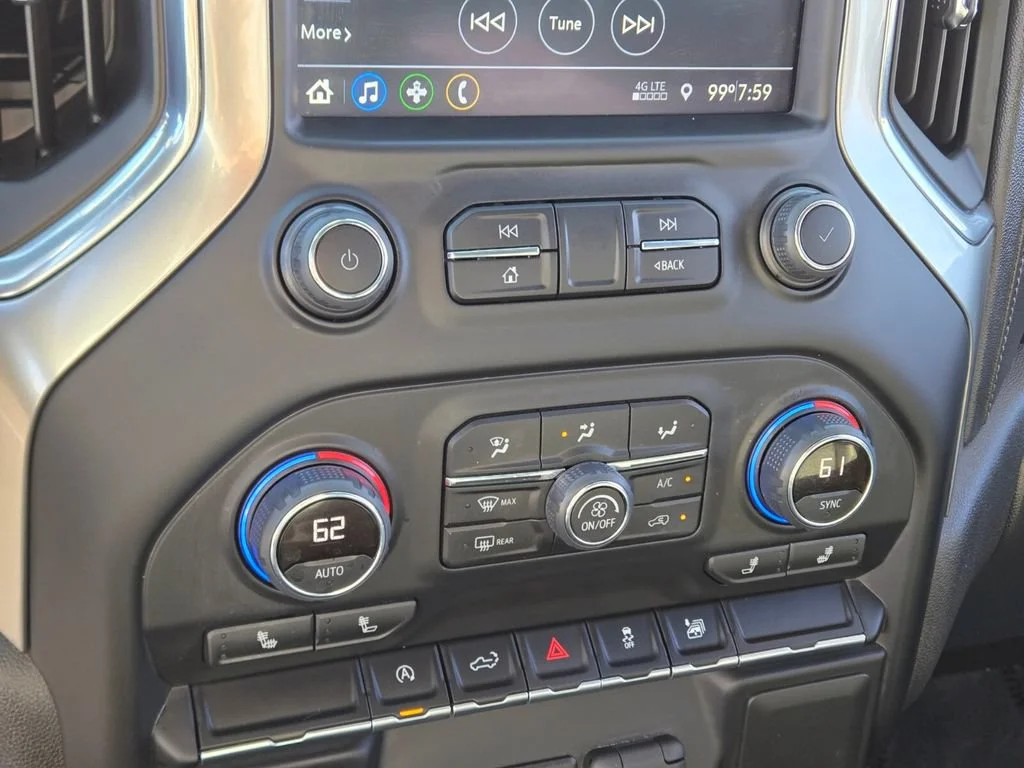 Used 2022 Iridescent Pearl Tricoat Chevrolet RST image 20