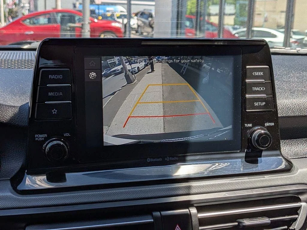 Used 2022 White Kia LX image 18