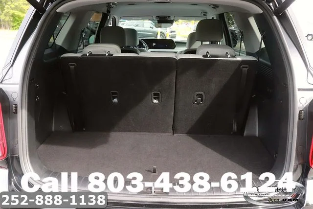Used 2025 Black Hyundai SEL image 15