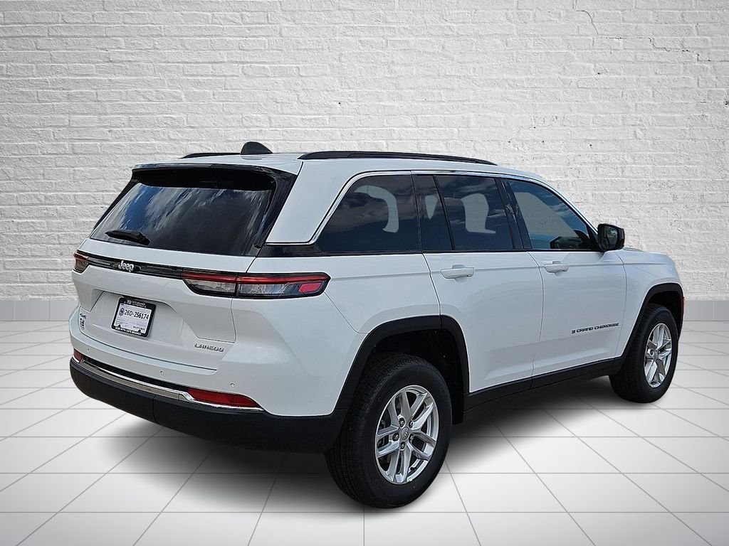 New 2026 Bright White Clearcoat Jeep Laredo X image 4