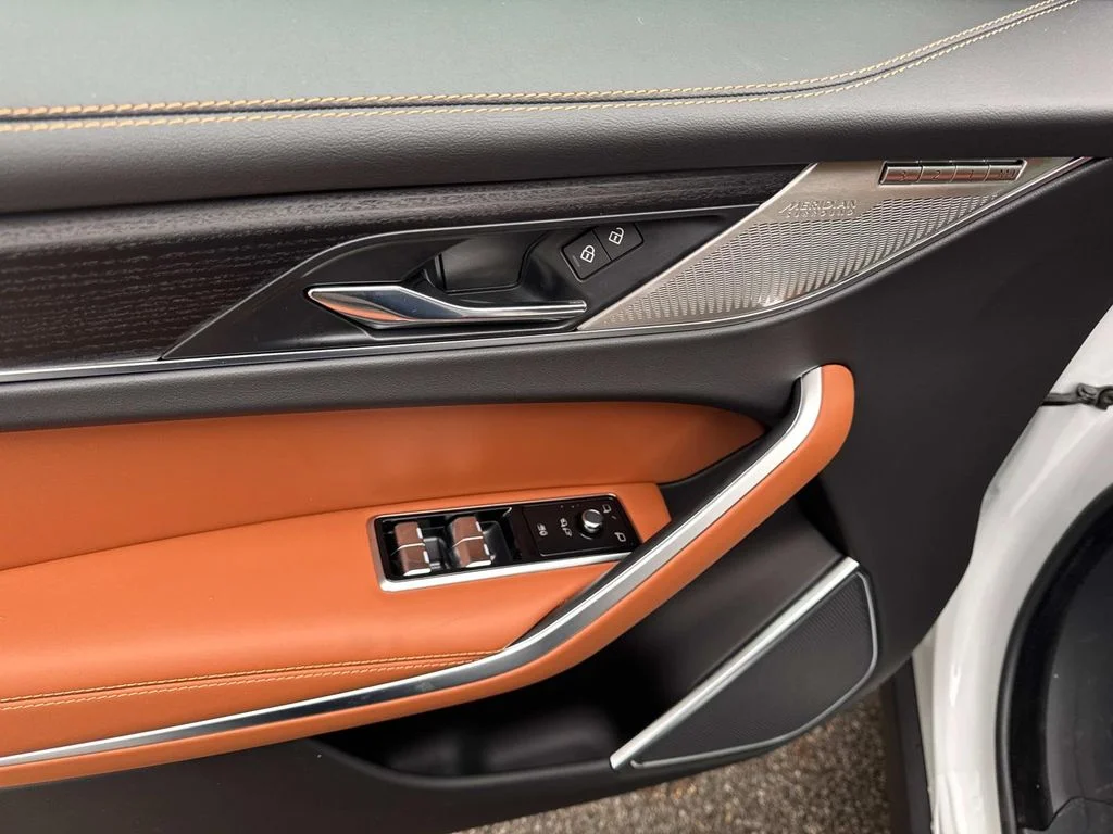 2026 Jaguar F-Pace R-Dynamic S - Photo 16