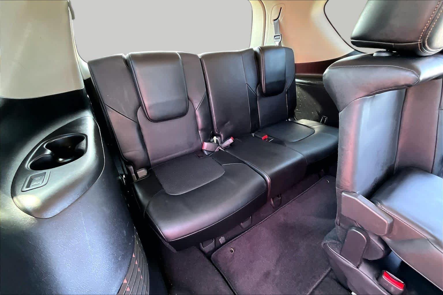 Used 2017 Brilliant Silver Nissan SL image 19