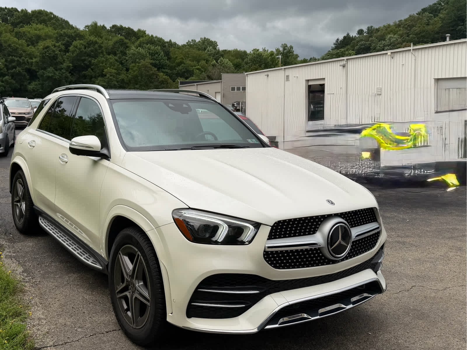 Used 2023 MANUFAKTUR Diamond White Metallic Mercedes-Benz GLE 350 image 3