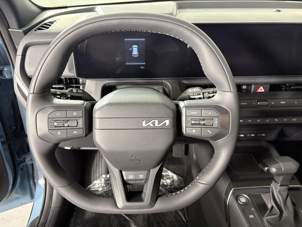 New 2027 Frost Blue / Black Roof Kia X-Line S image 23