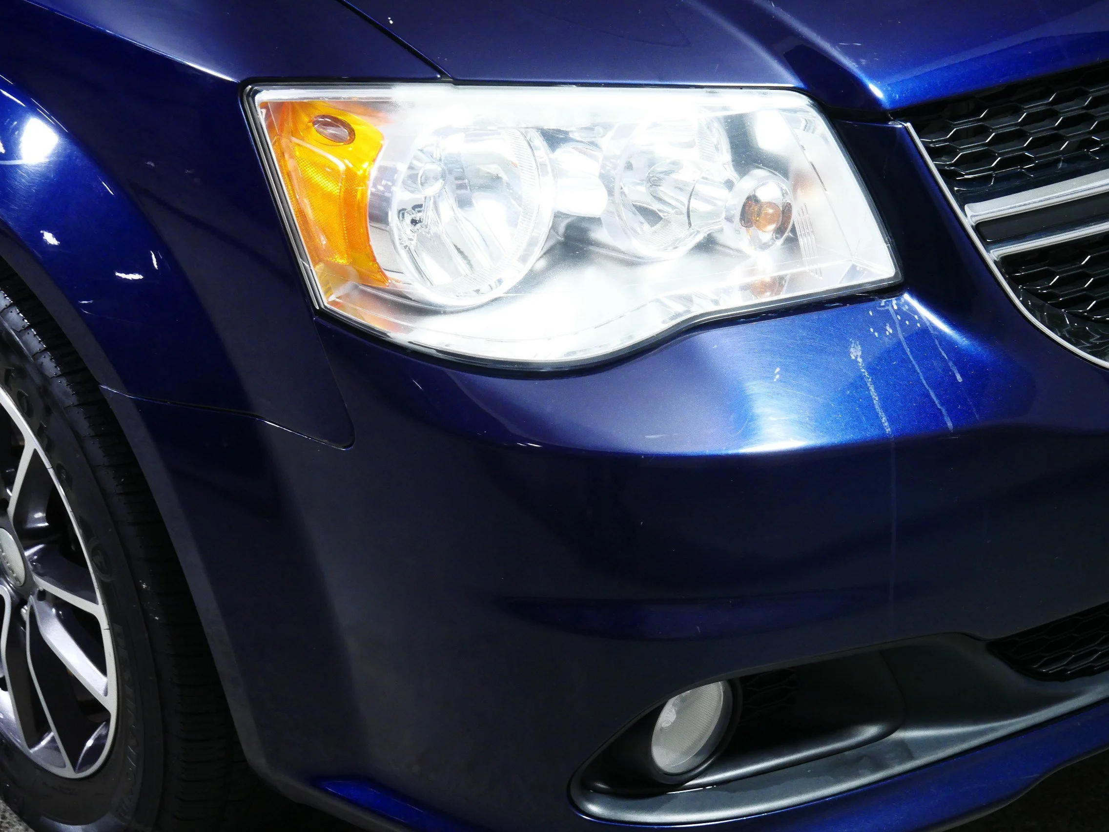 Used 2017 Contusion Blue Pearlcoat Dodge SXT image 16
