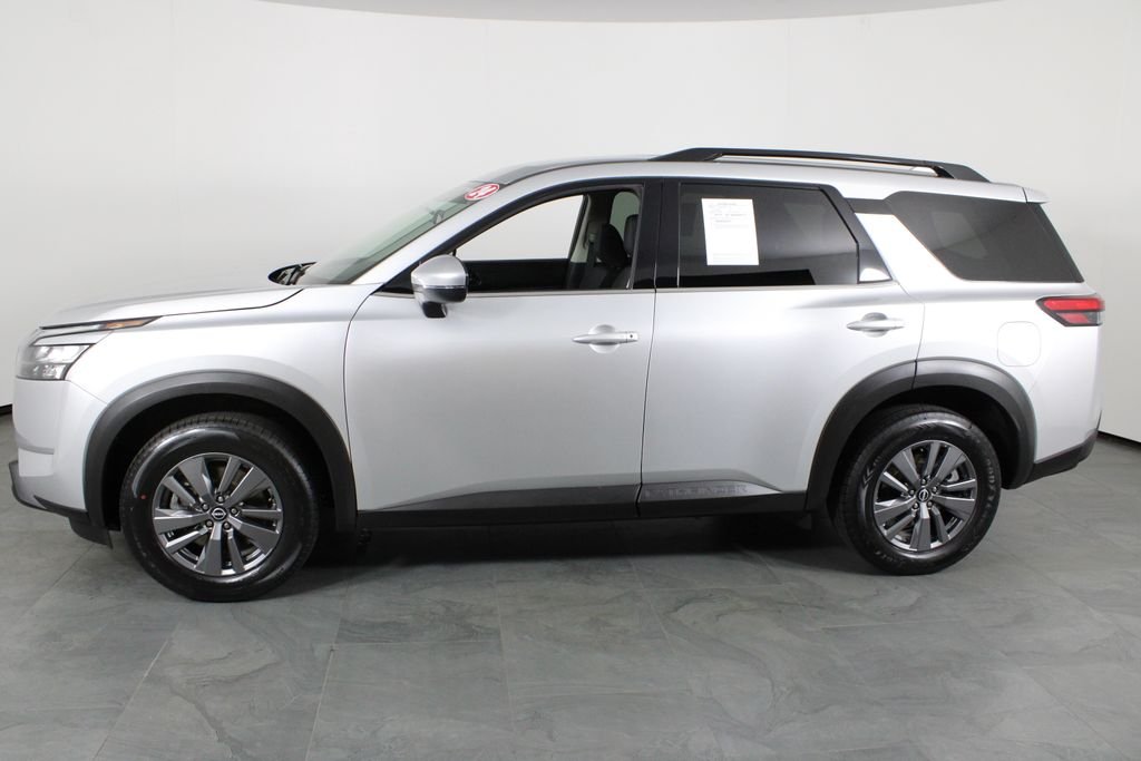 2024 Nissan Pathfinder SV - Photo 11