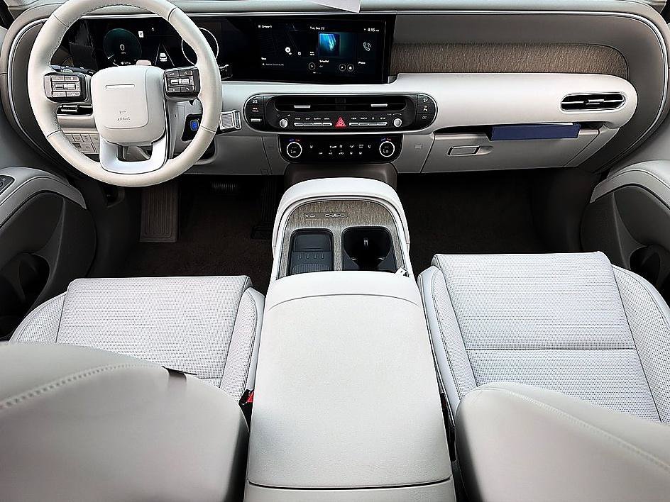 Used 2026 Creamy White Pearl Hyundai SEL 7P image 6