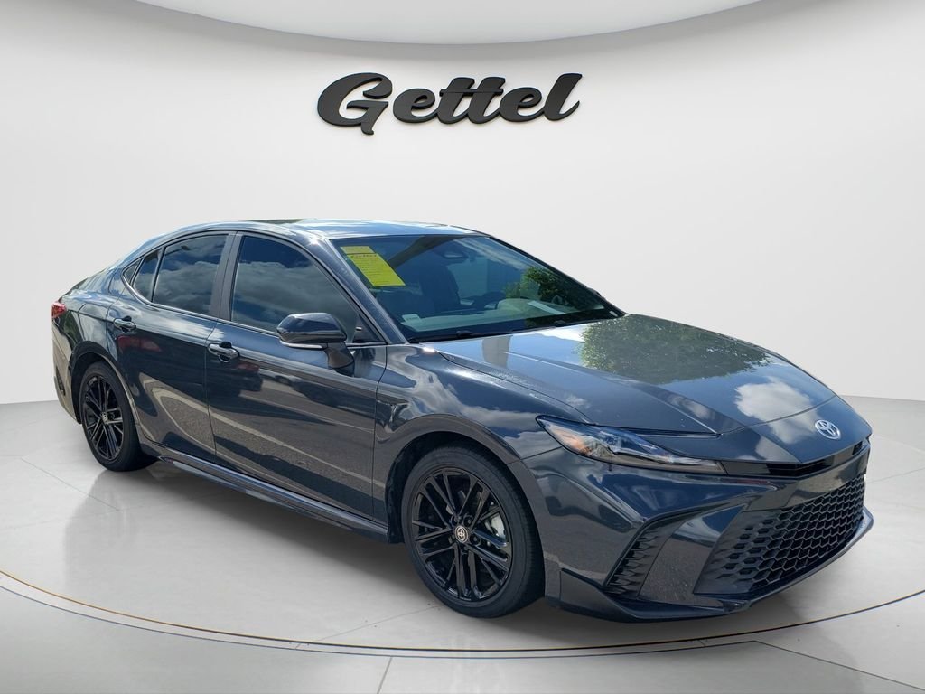 Used 2025  Toyota LE image 2