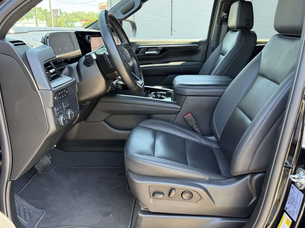 Used 2025 Black Chevrolet Z71 image 21