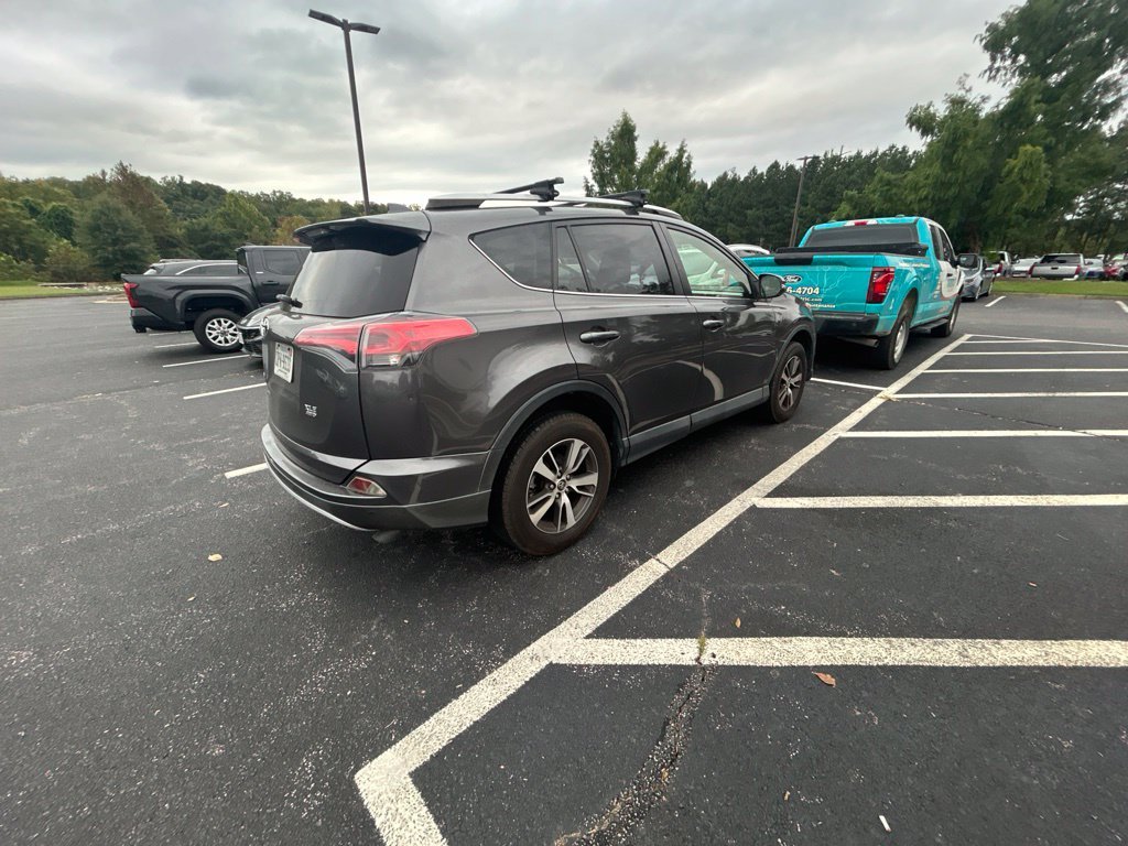 Used 2016 Gray Toyota XLE image 3