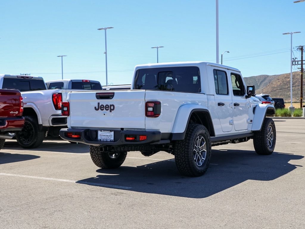 New 2026 Bright White Clear-Coat Exterior Paint Jeep Mojave image 3