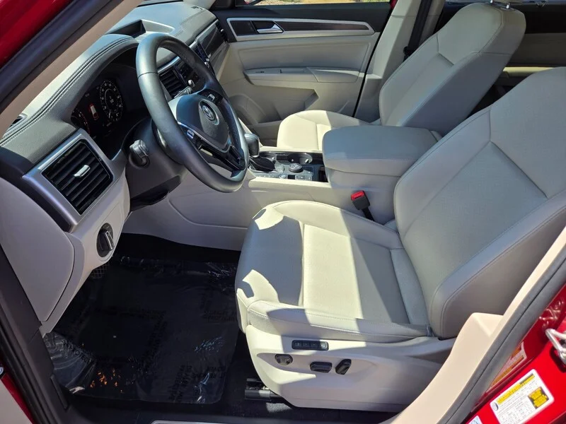 Used 2019 Red Volkswagen SEL image 8