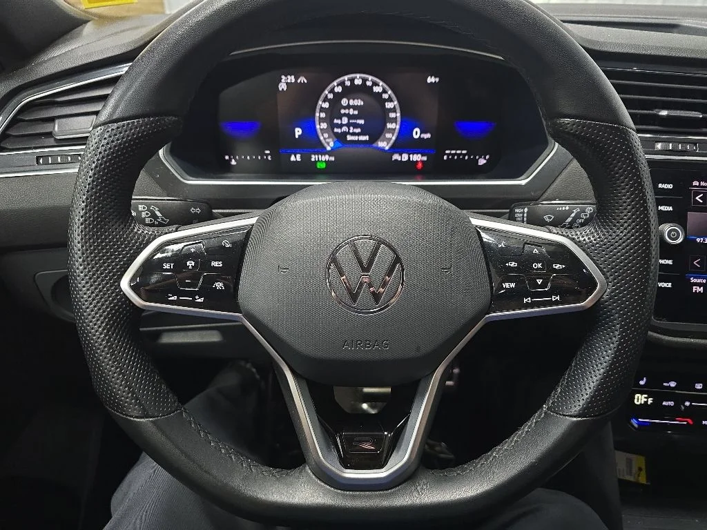 Used 2023 Silver Volkswagen 2.0T SE R-Line Black image 19