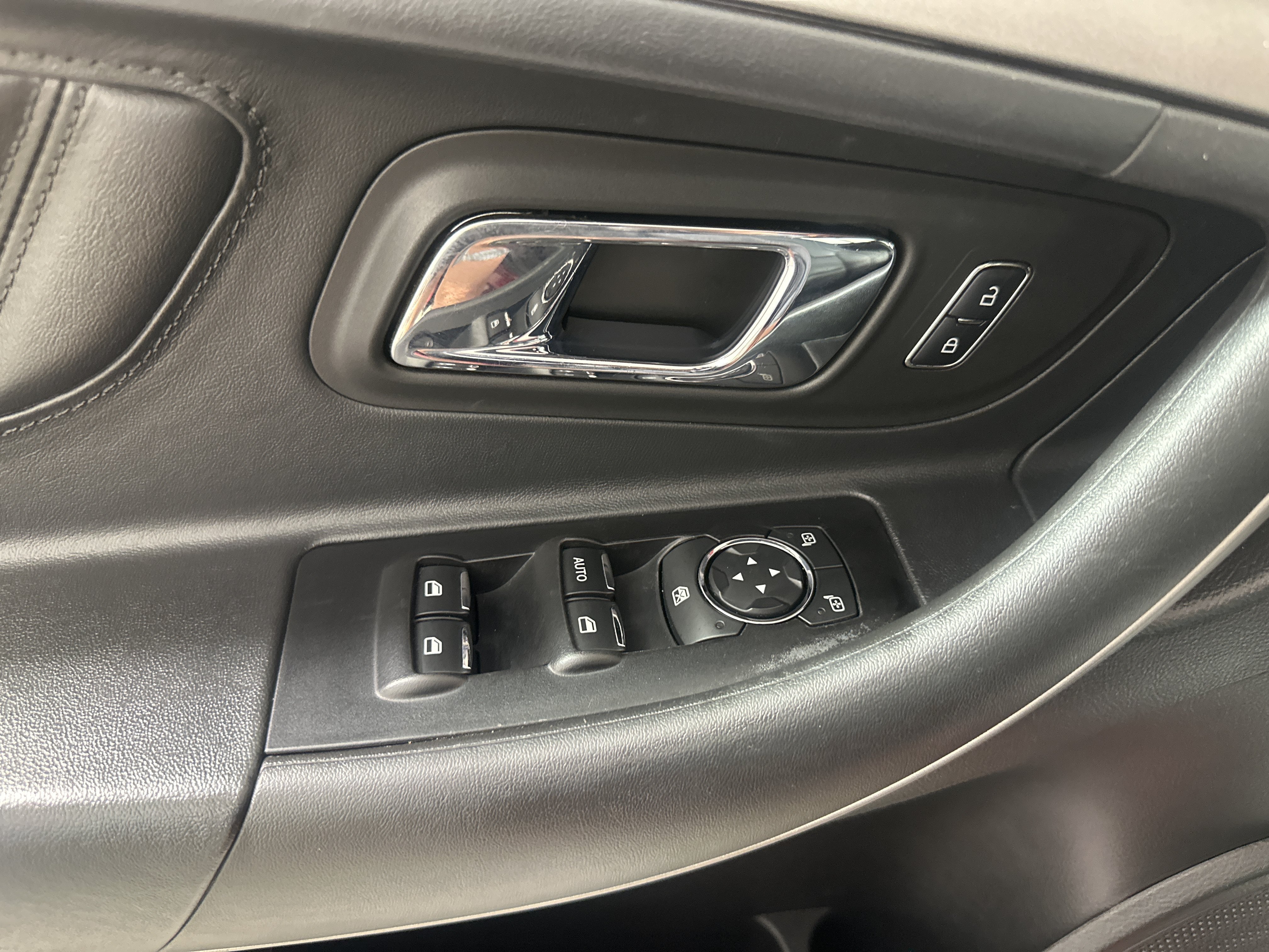 Used 2013 Ruby Red Metallic Tinted Ford SEL image 11