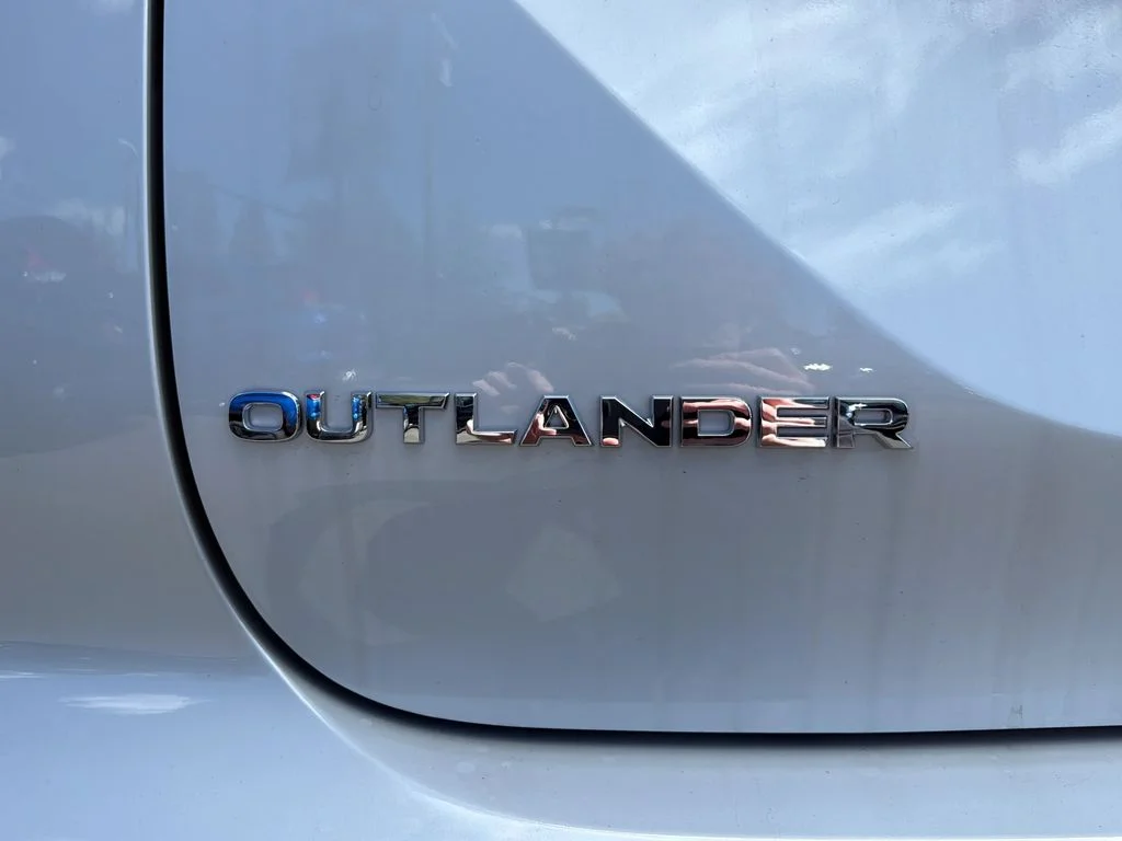 New 2026 White Diamond Mitsubishi LE image 34