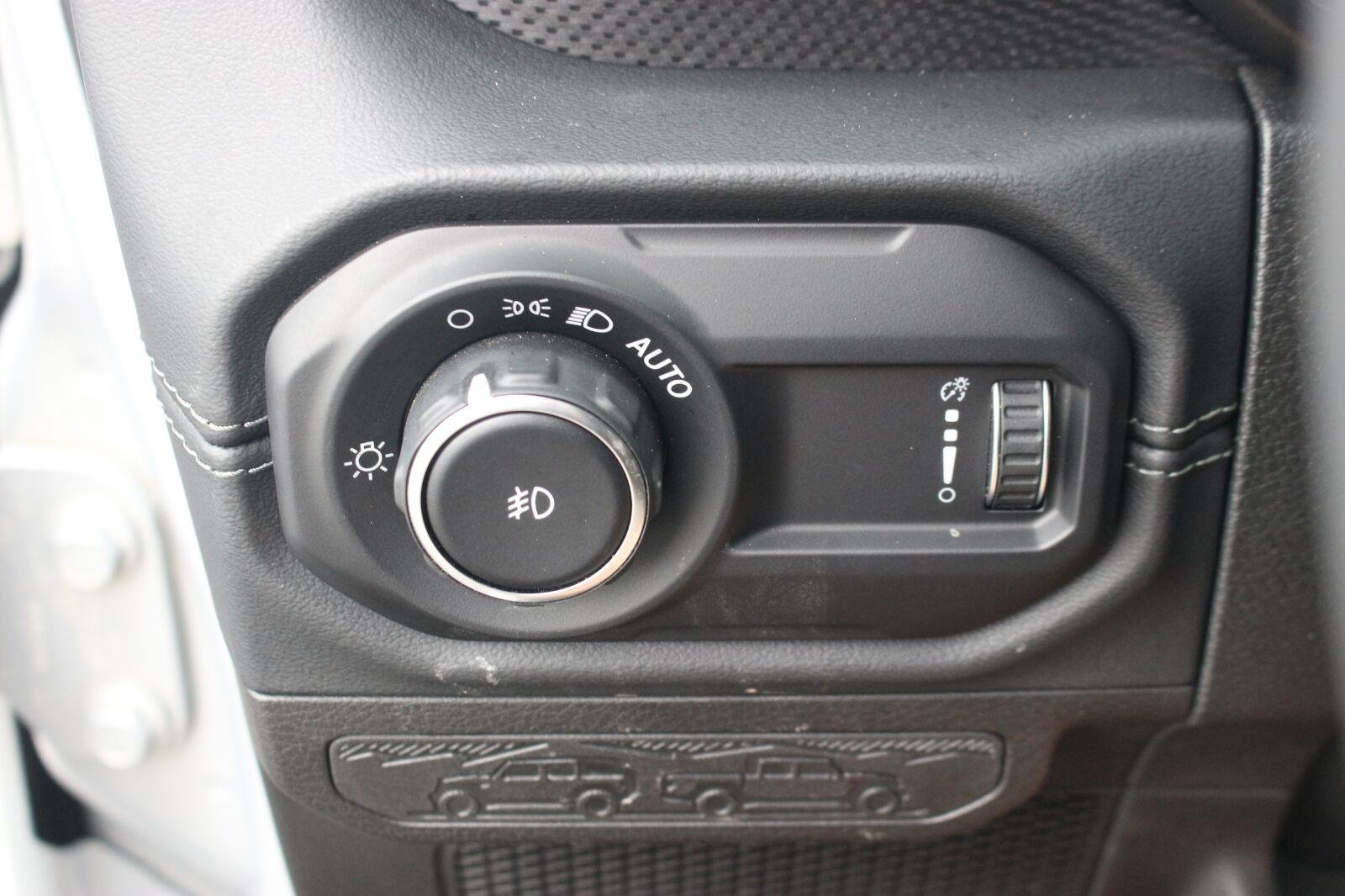 Used 2024 White Jeep Rubicon image 32