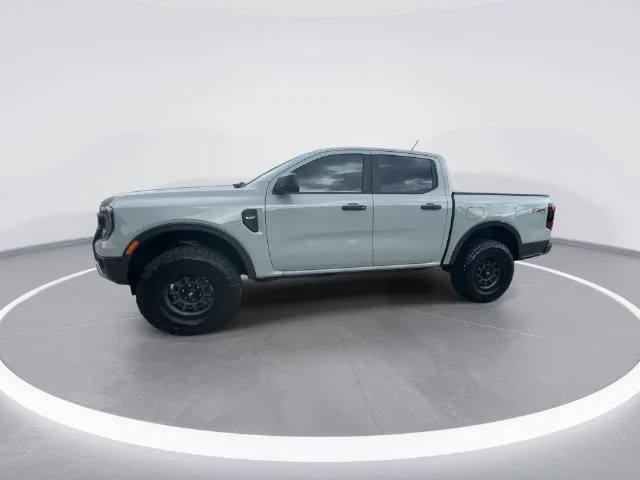 Used 2024 Green Ford XLT image 3