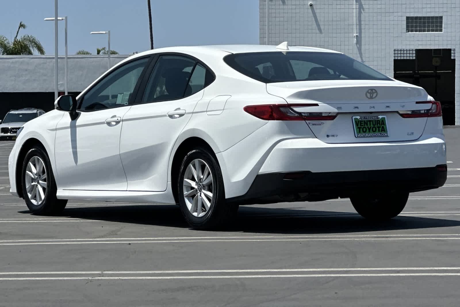 Used 2025 Ice Cap Toyota LE image 6