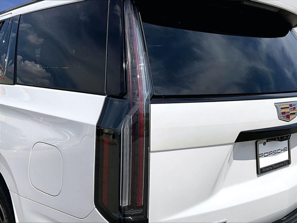Used 2025 White Cadillac Sport image 21