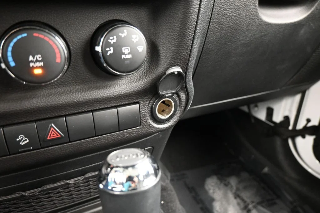 Used 2018 Bright White Clearcoat Jeep Unlimited Sport image 19