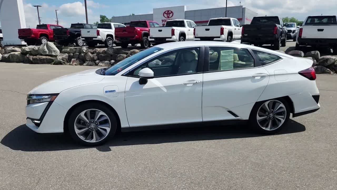 Used 2021 Platinum White Pearl Honda  image 6