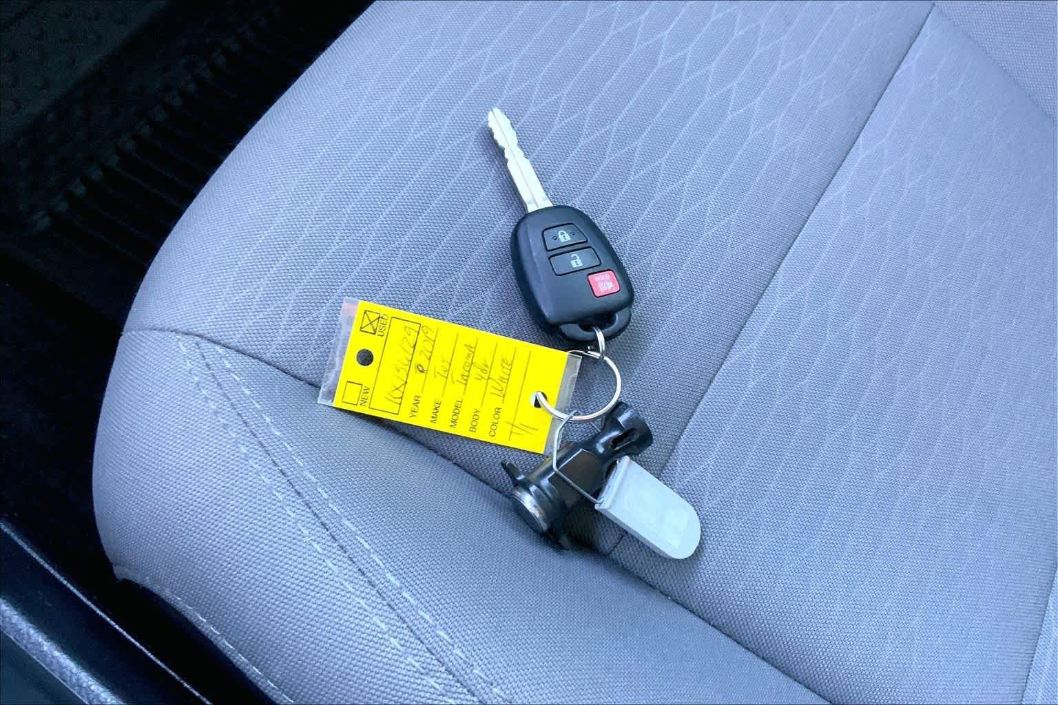 Used 2019 Super White Toyota SR image 15