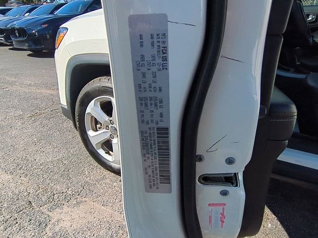 Used 2019 White Clearcoat Jeep Latitude image 29