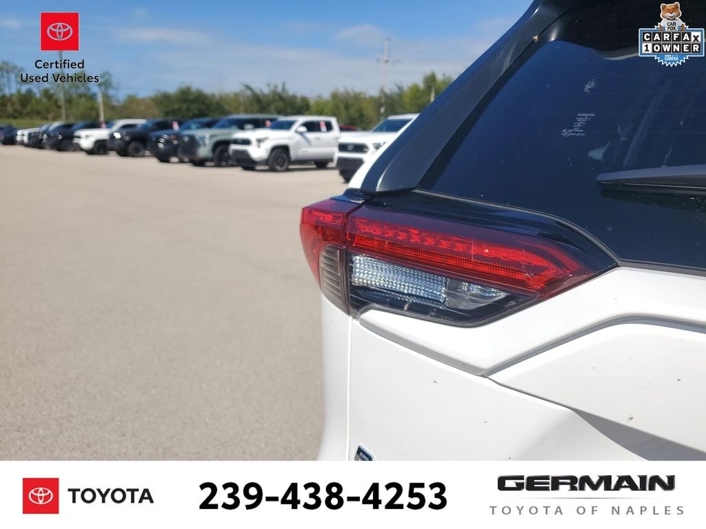 Used 2025 White Toyota XLE image 15