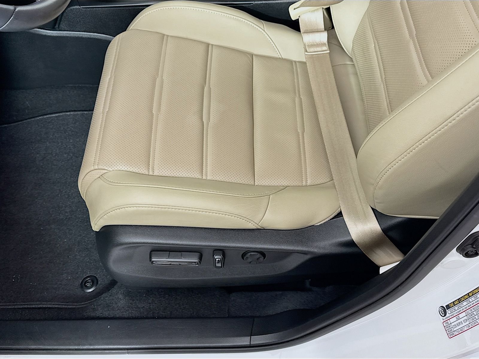 Used 2020 White Honda EX-L image 19