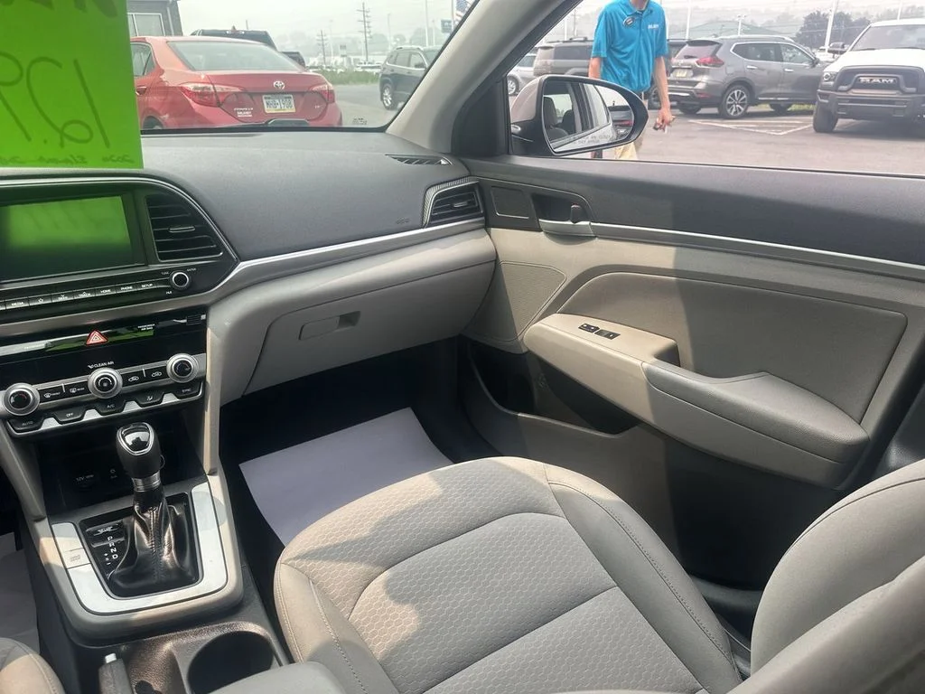 Used 2020 Silver Hyundai SEL image 11