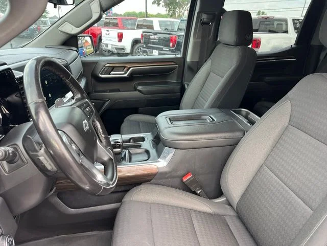Used 2022 White Chevrolet LT Trail Boss image 7
