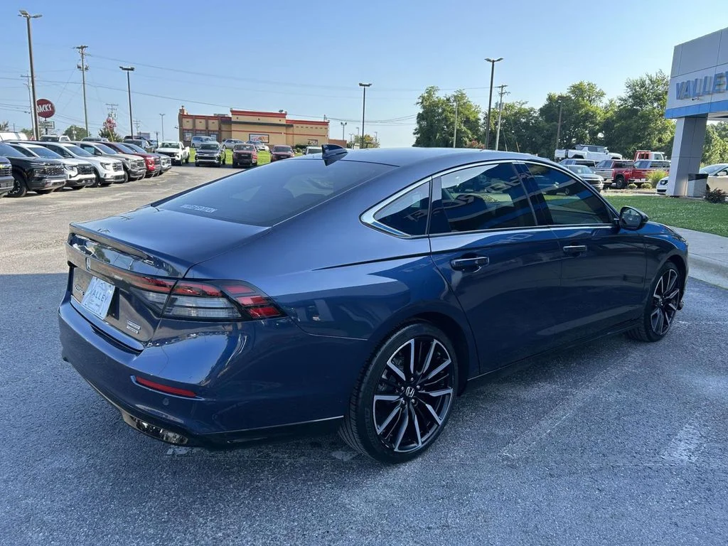 Used 2024 Blue Honda Touring image 4