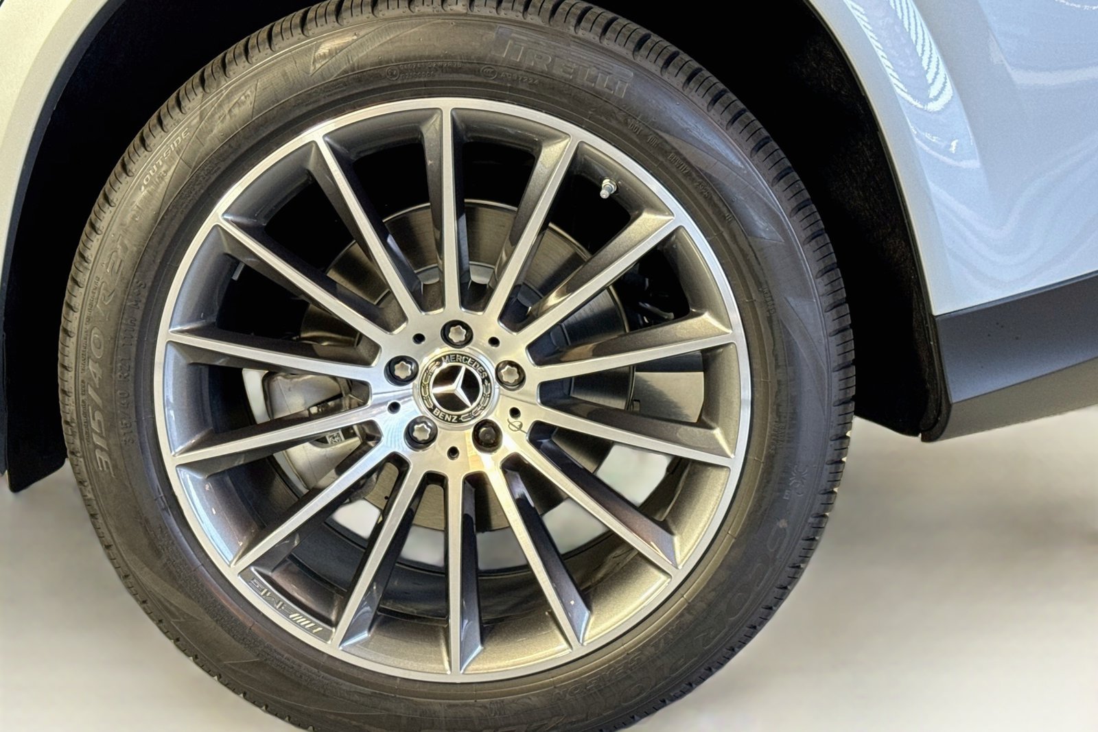 New 2027 Cirrus Silver Metallic Mercedes-Benz GLE 450 image 29