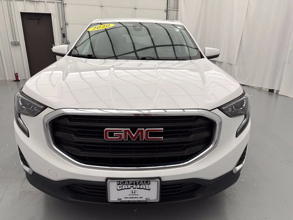 Used 2020 White GMC SLE image 2