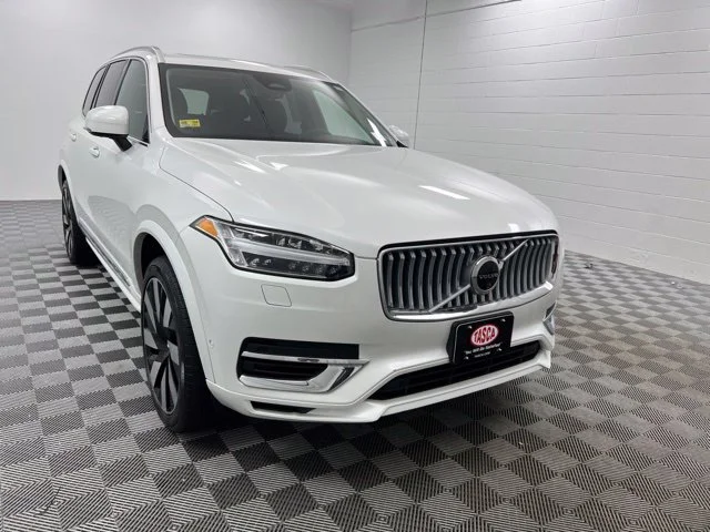 2024 Volvo XC90 Recharge Plug-In Hybrid T8 Plus Bright Theme 7 Passenger