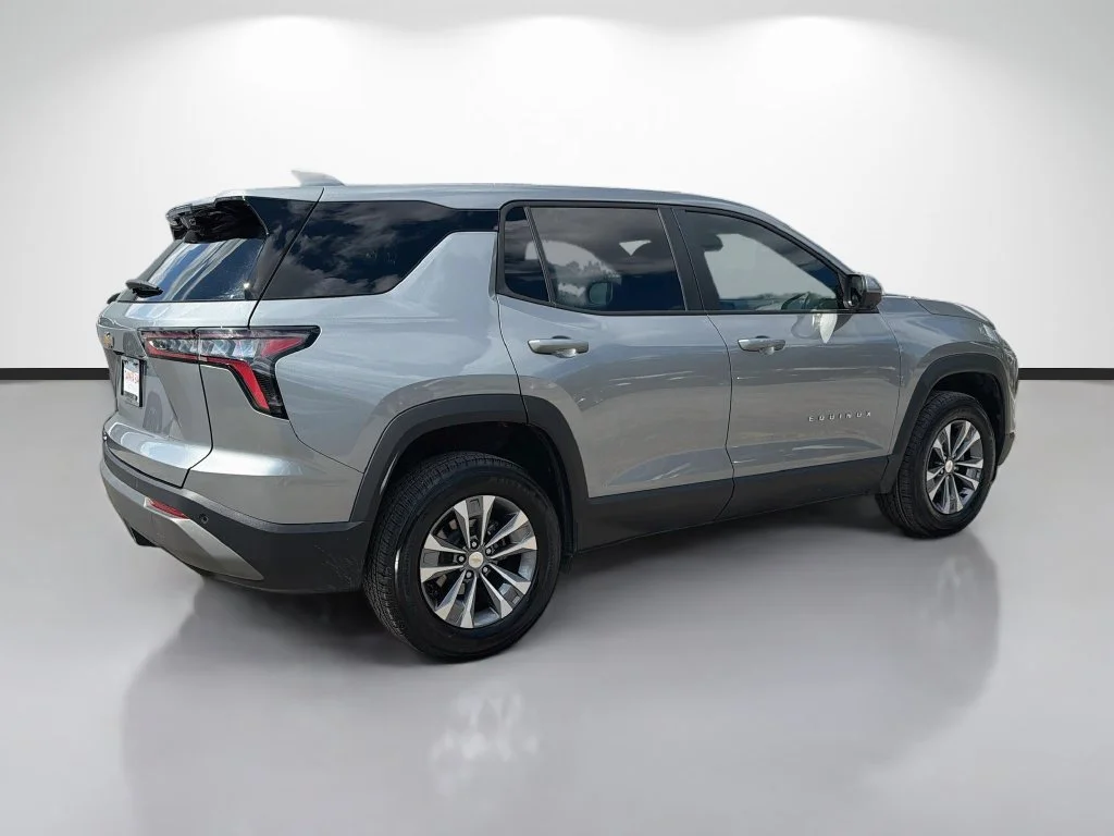 Used 2025 Gray Chevrolet LT image 3