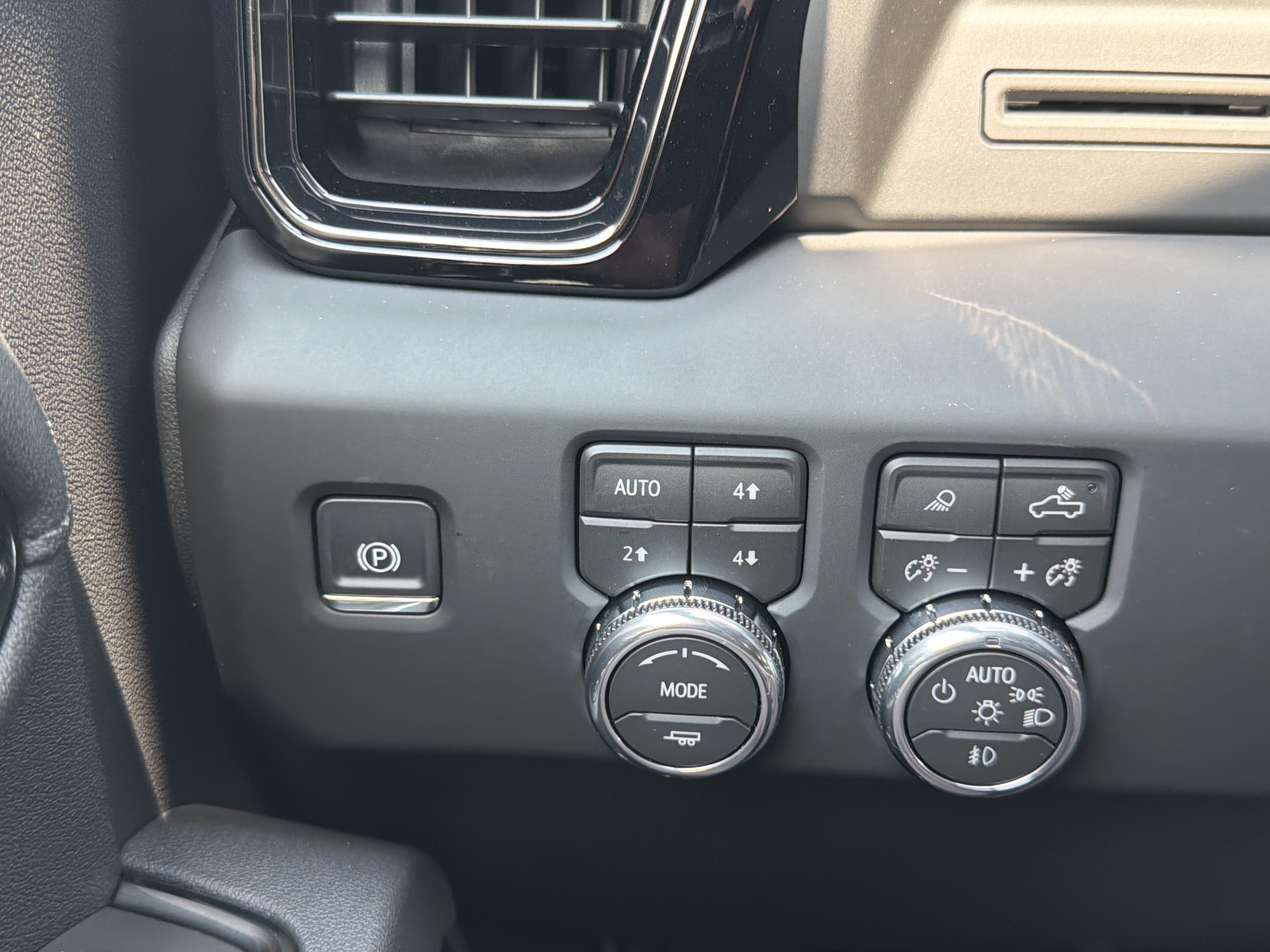2026 GMC Sierra 2500HD AT4 - Photo 30