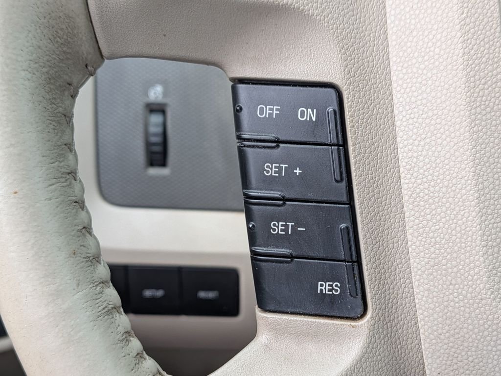 Used 2012 White Ford XLT image 25