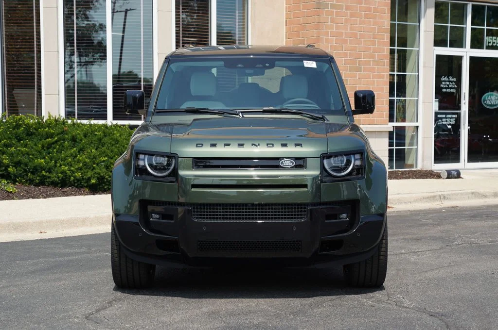 New 2026 Woolstone Green Land Rover X-Dynamic SE image 4