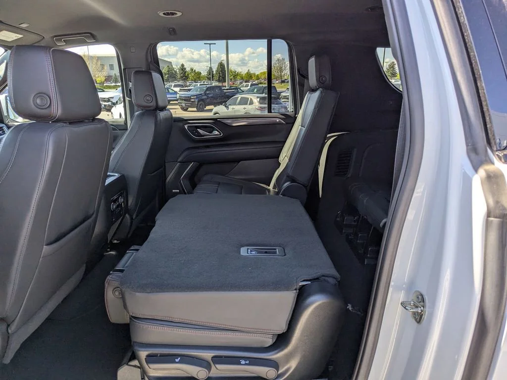 2023 Chevrolet Suburban RST - Photo 32