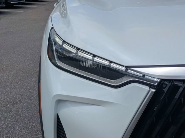 New 2027 RADIANT WHITE INFINITI Pure FWD image 9