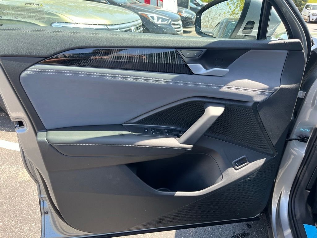 New 2026 Silver Volkswagen 2.0T SE image 8