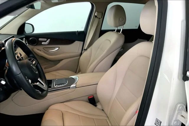Used 2022 White Mercedes-Benz GLC 300 image 11