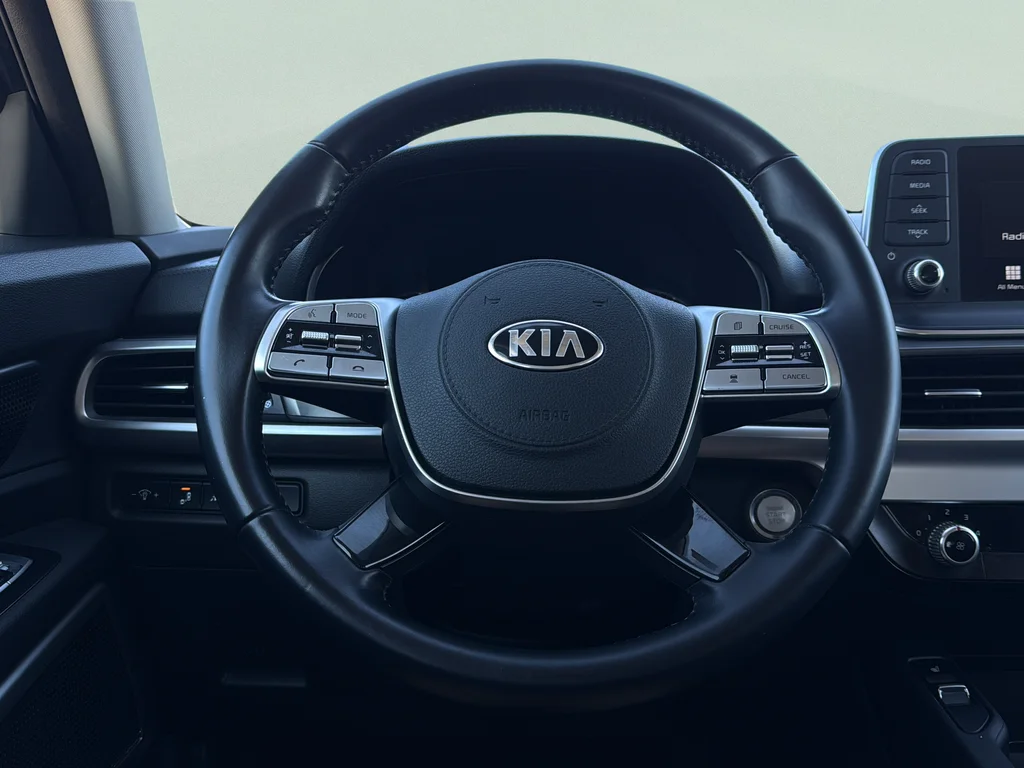 Used 2021 Ebony Black Kia S image 30