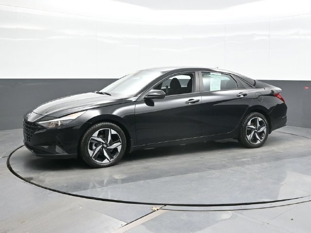 Used 2023 Black Hyundai SEL image 5