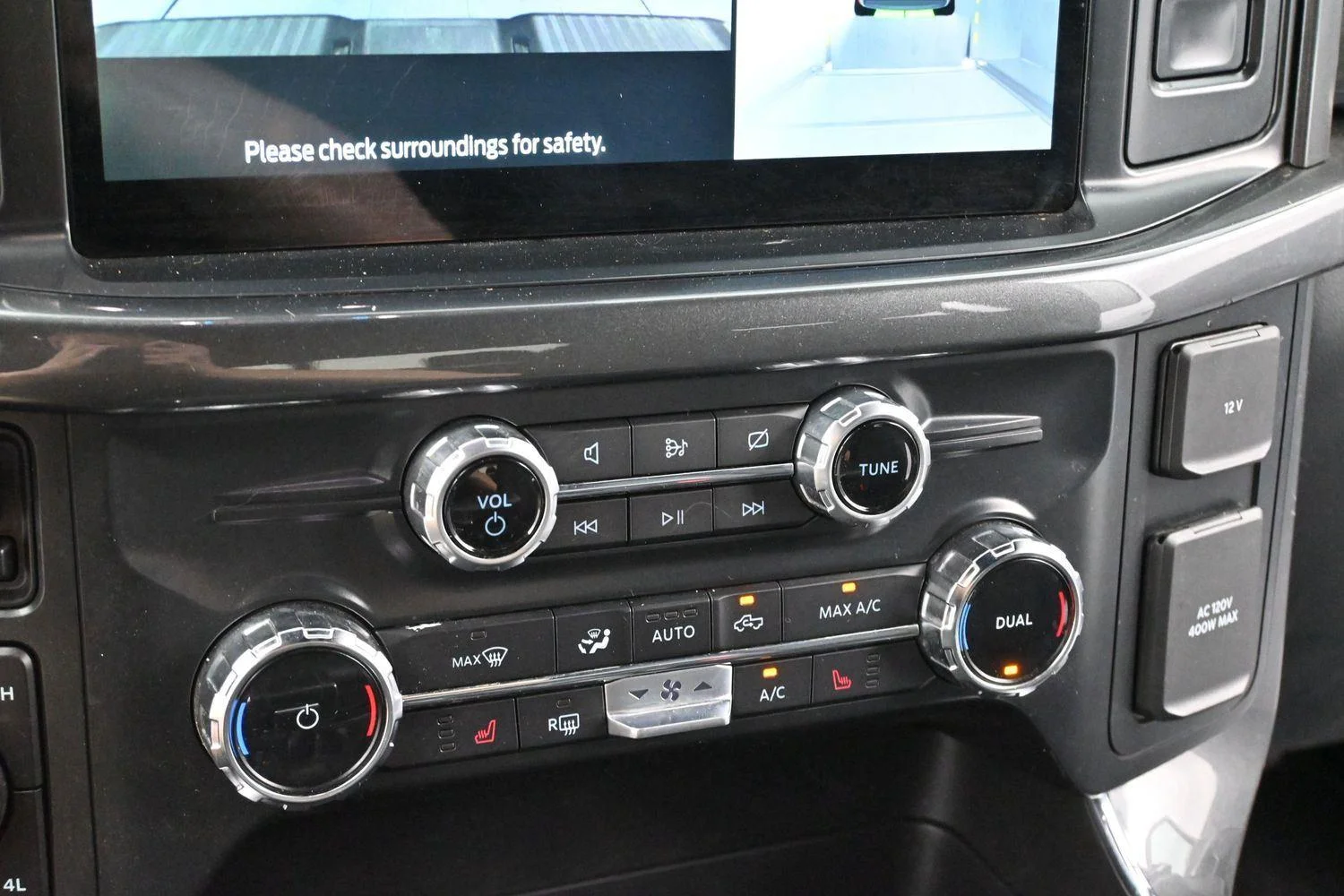 Used 2022 Oxford White Ford XL image 22