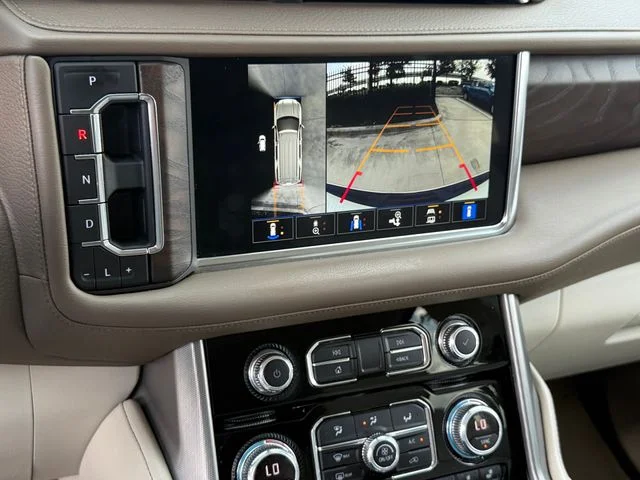 Used 2022 White Frost GMC Denali image 22