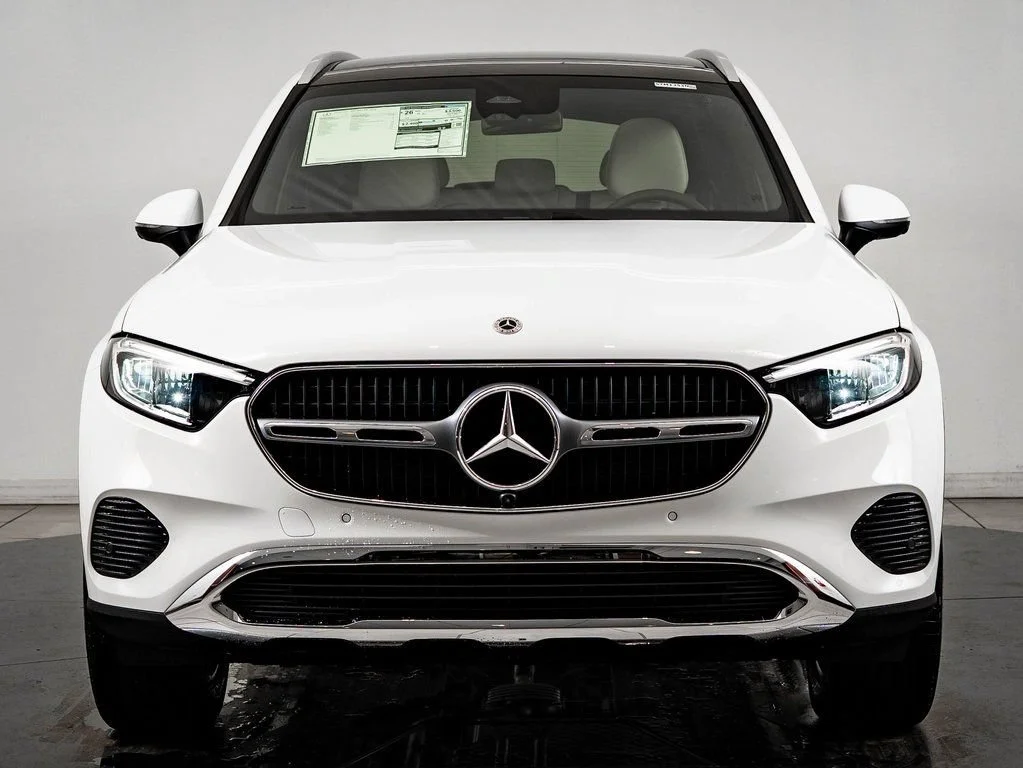 Used 2026 Polar White Mercedes-Benz GLC 300 image 2